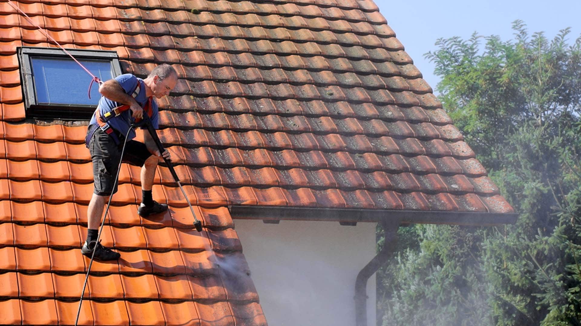 Nettoyage de la toiture en Belgique : Prix 2024 et Méthodes