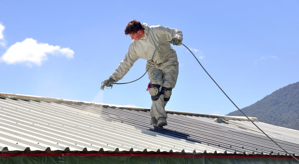 Entretien de toit en tôle : 7 actions que vous pouvez faire