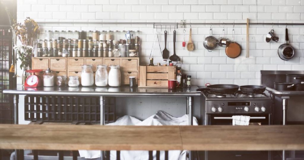 Een gezellige keuken met industriële look.